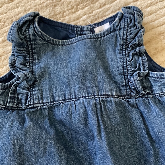 Adorable denim romper - Picture 2 of 3